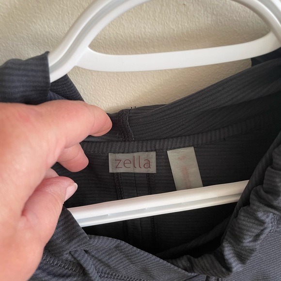 Zella yoga top with open back - Picture 5 of 7